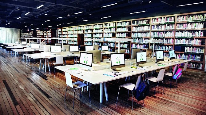 Digital school desks: the pandemic shook Czech education awake